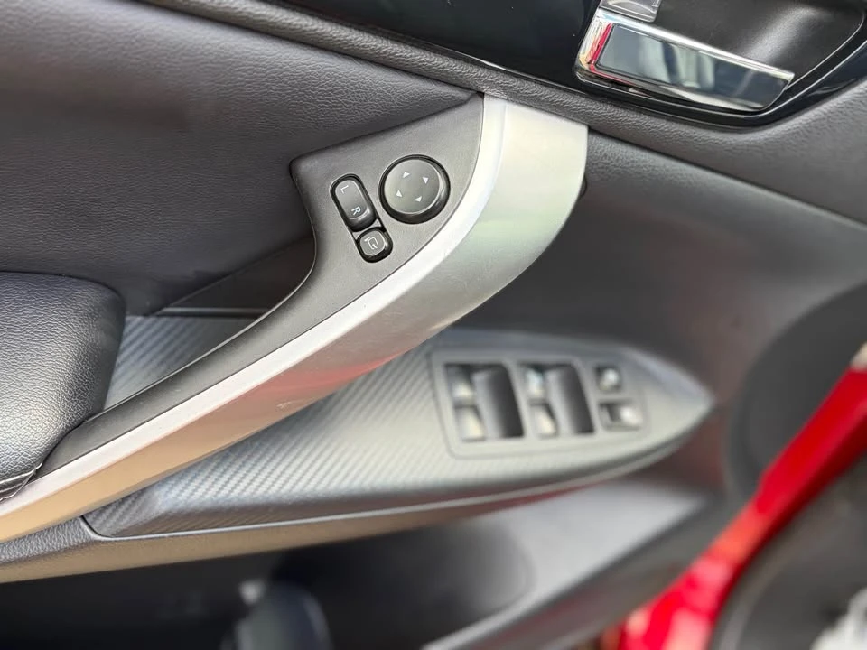 2022 Mitsubishi Eclipse Cross - Image 9 of 16
