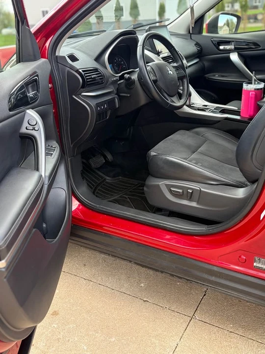2022 Mitsubishi Eclipse Cross - Image 8 of 16