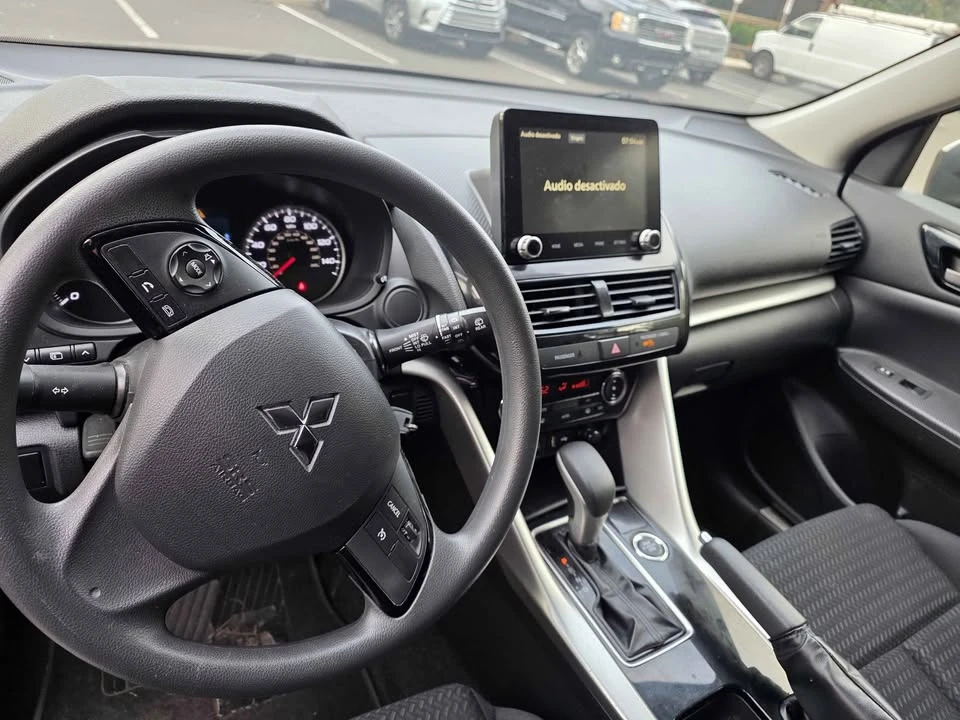 2022 Mitsubishi Eclipse Cross - Image 9 of 12