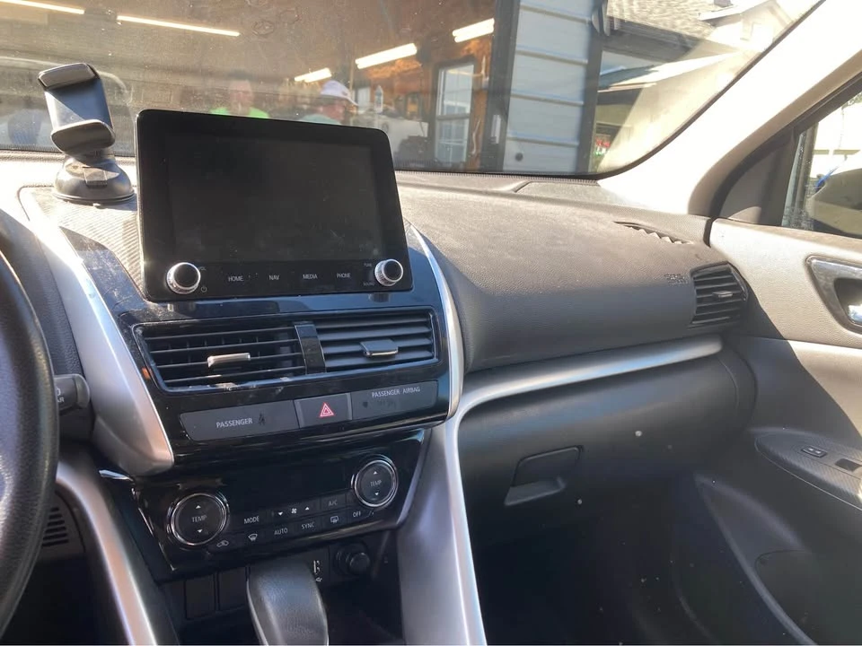 2022 Mitsubishi Eclipse Cross - Image 8 of 9
