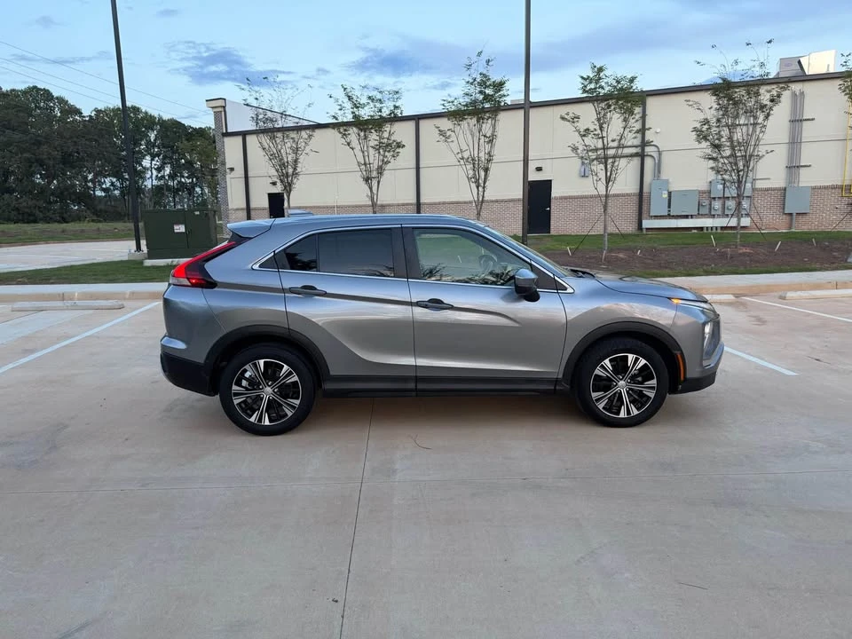 2022 Mitsubishi Eclipse Cross - Image 4 of 13