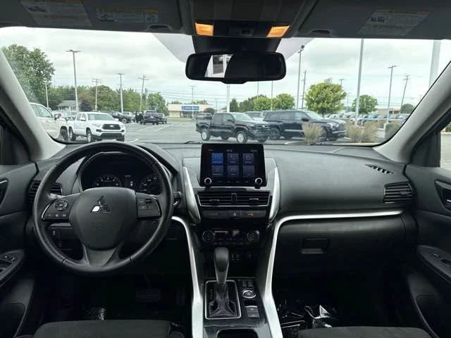 2022 Mitsubishi Eclipse Cross - Image 9 of 14