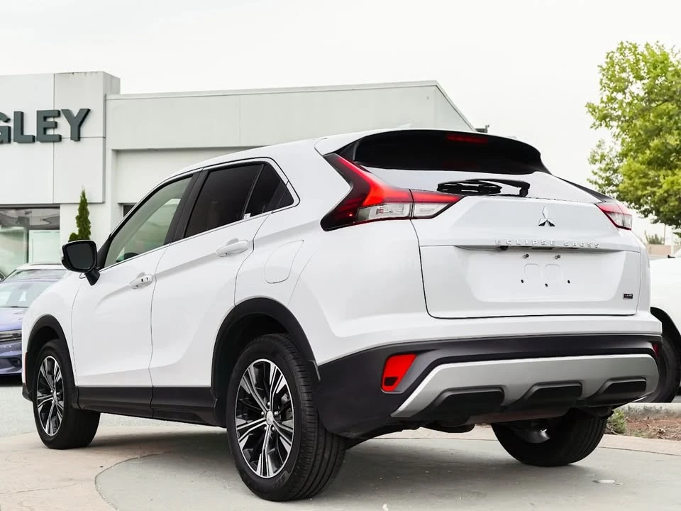 2022 Mitsubishi Eclipse Cross - Image 6 of 20