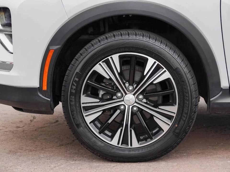 2022 Mitsubishi Eclipse Cross - Image 7 of 20