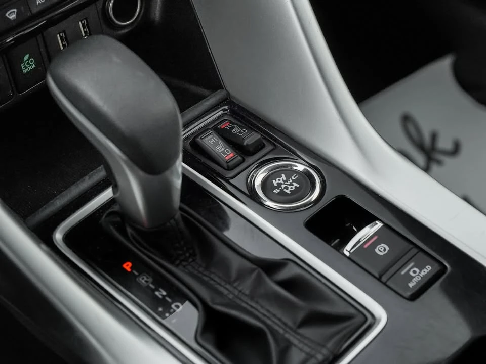 2022 Mitsubishi Eclipse Cross - Image 16 of 20