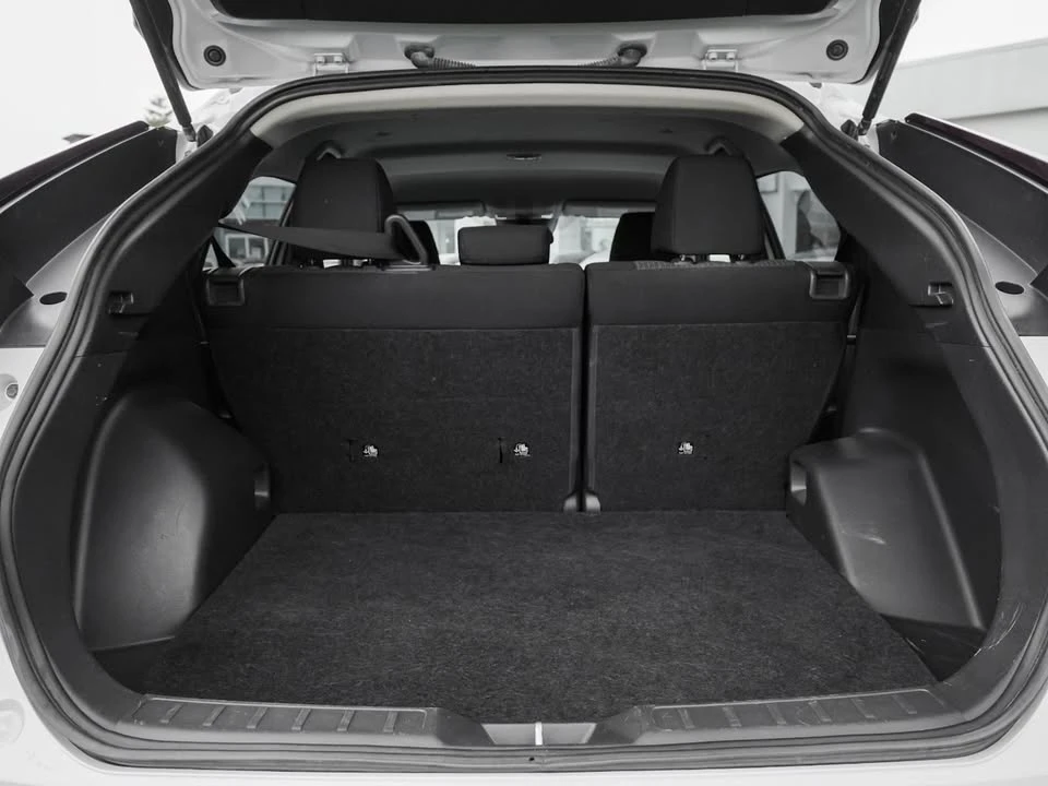2022 Mitsubishi Eclipse Cross - Image 18 of 20