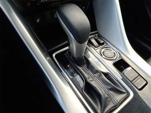 2022 Mitsubishi Eclipse Cross - Image 16 of 20