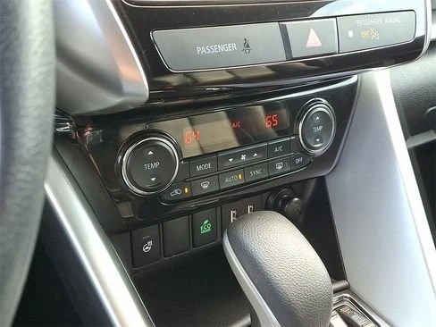 2022 Mitsubishi Eclipse Cross - Image 17 of 20