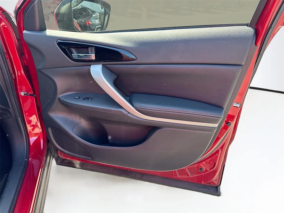 2022 Mitsubishi Eclipse Cross - Image 14 of 16