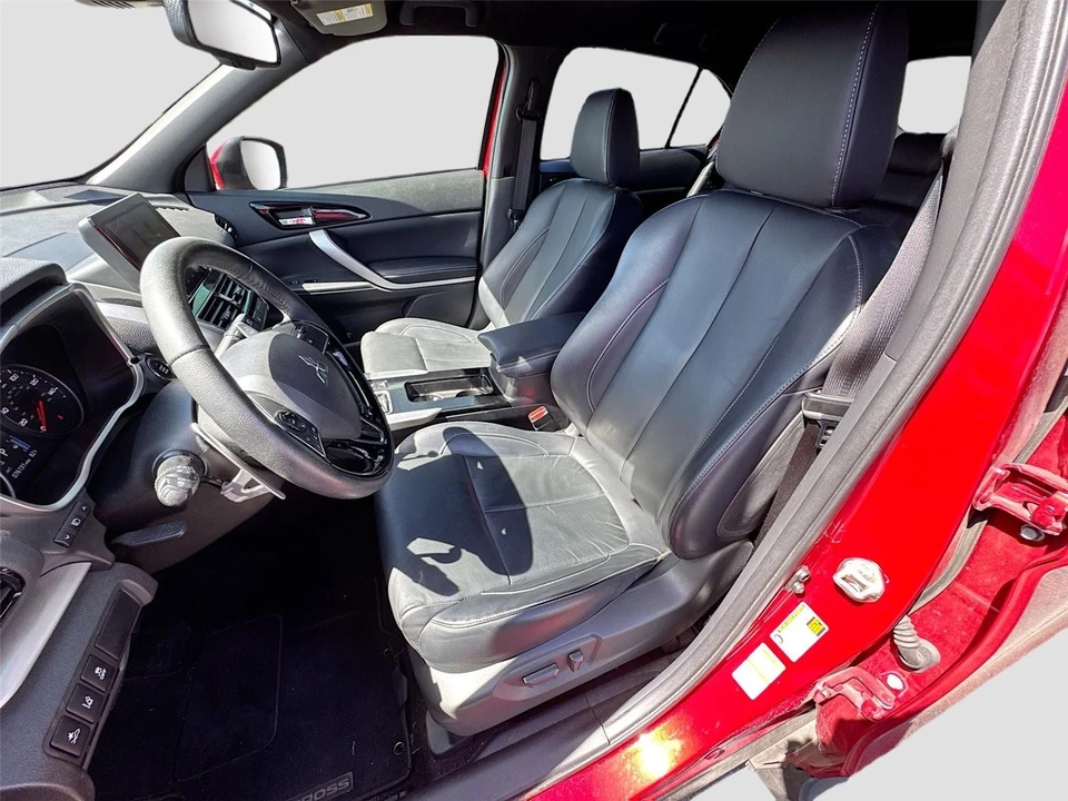 2022 Mitsubishi Eclipse Cross - Image 10 of 16
