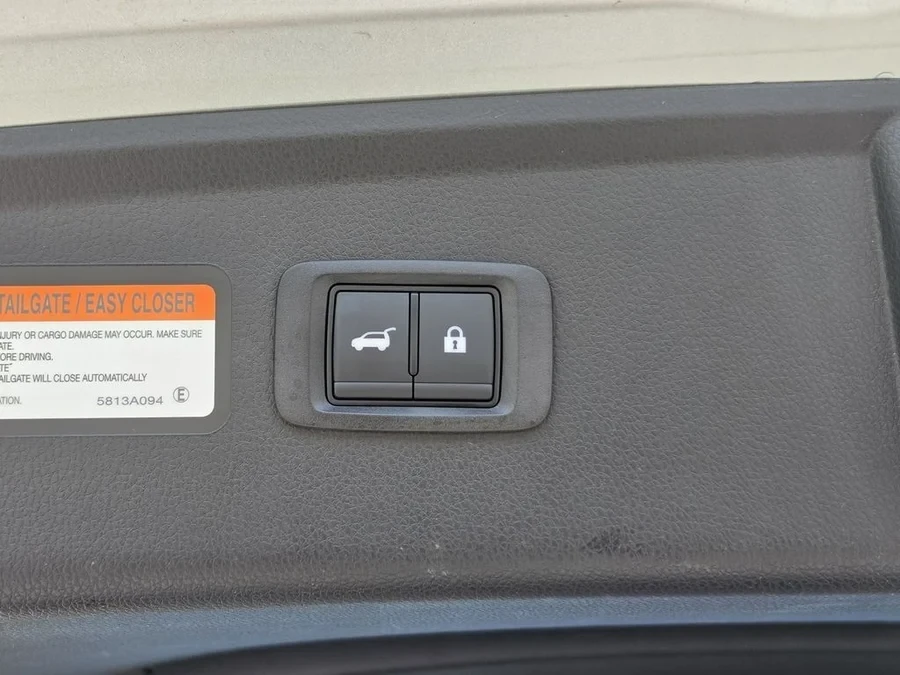 2022 Mitsubishi Eclipse Cross - Image 9 of 19
