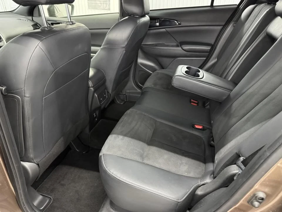 2022 Mitsubishi Eclipse Cross - Image 17 of 20
