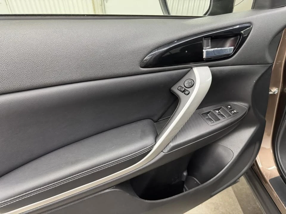 2022 Mitsubishi Eclipse Cross - Image 16 of 20