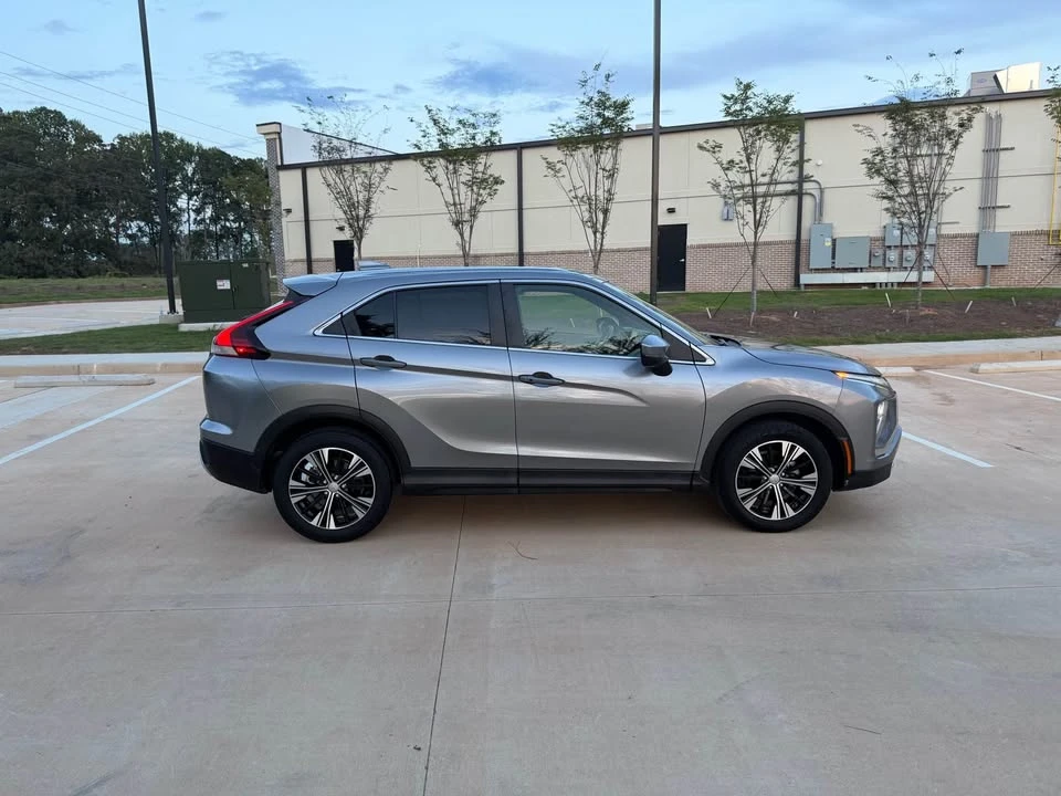 2022 Mitsubishi Eclipse Cross - Image 4 of 14