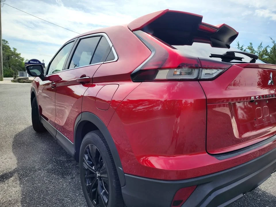 2022 Mitsubishi Eclipse Cross - Image 3 of 18