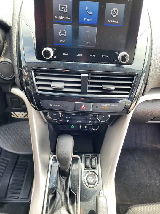 2022 Mitsubishi Eclipse Cross - Image 12 of 18