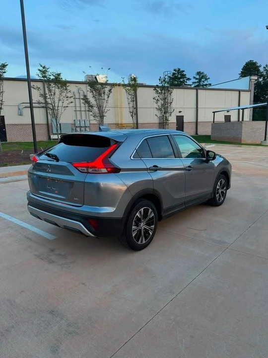 2022 Mitsubishi Eclipse Cross - Image 5 of 14