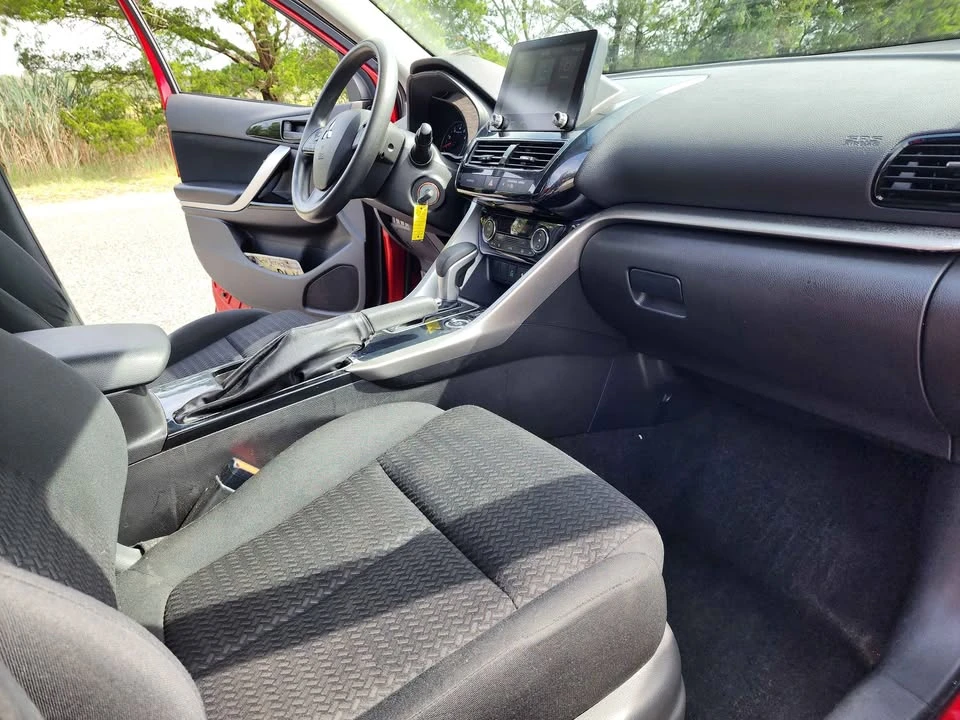 2022 Mitsubishi Eclipse Cross - Image 13 of 18