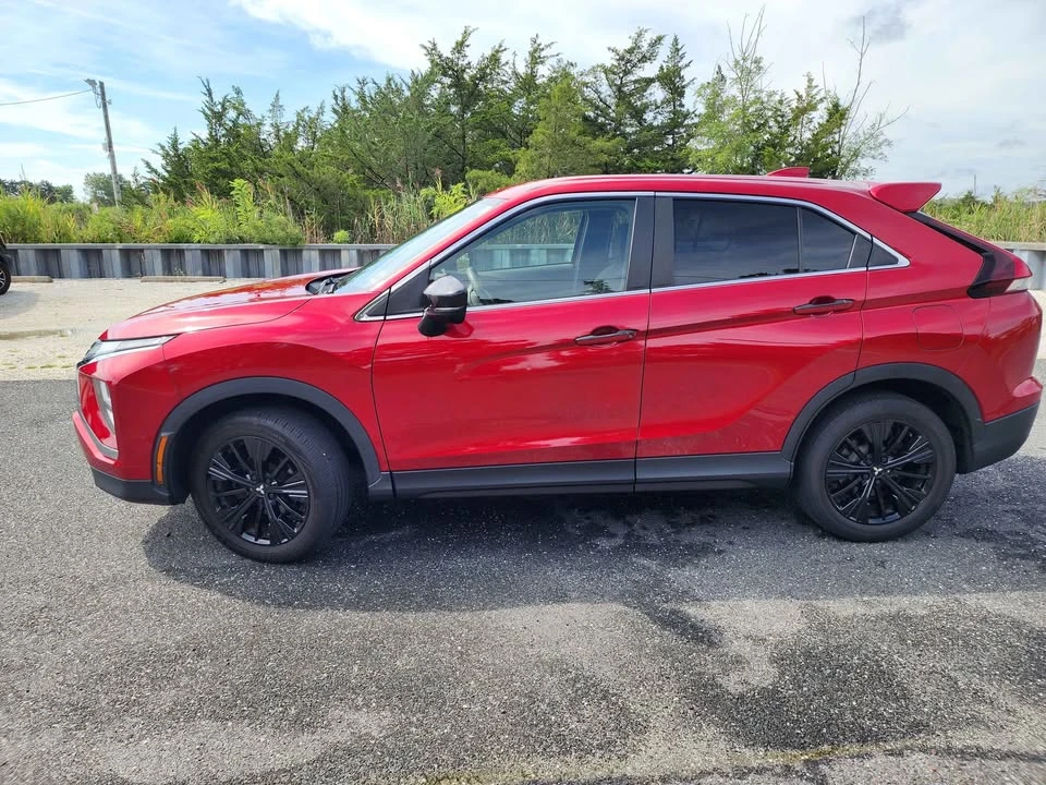 2022 Mitsubishi Eclipse Cross - Image 2 of 18