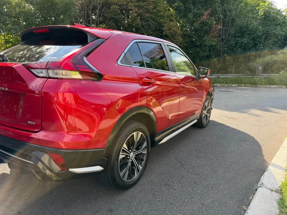 2022 Mitsubishi Eclipse Cross - Image 5 of 20