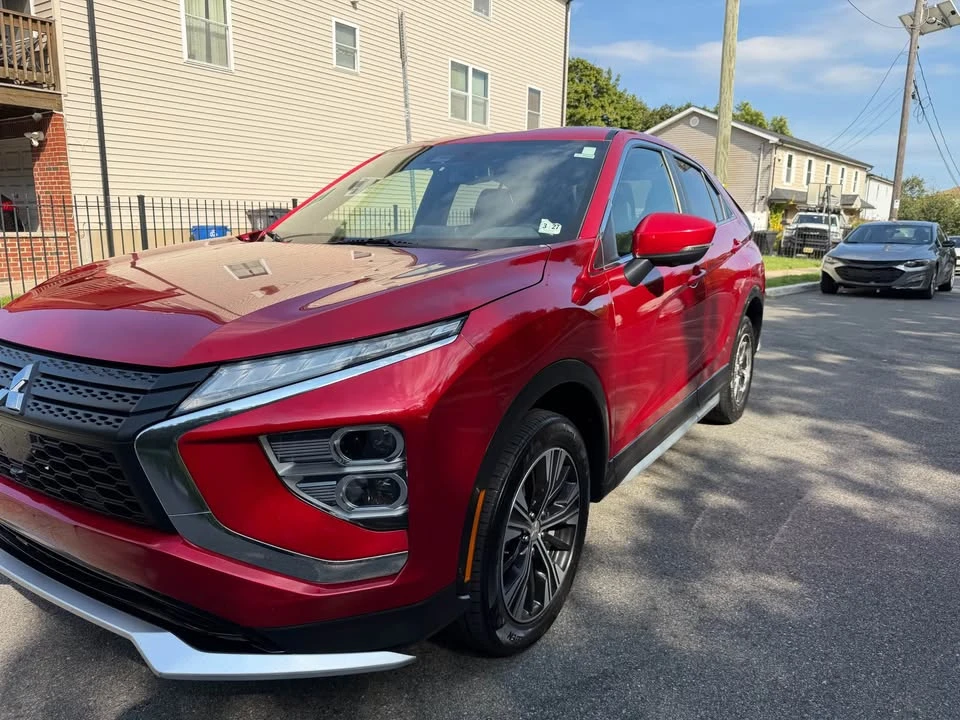 2022 Mitsubishi Eclipse Cross - Image 2 of 20