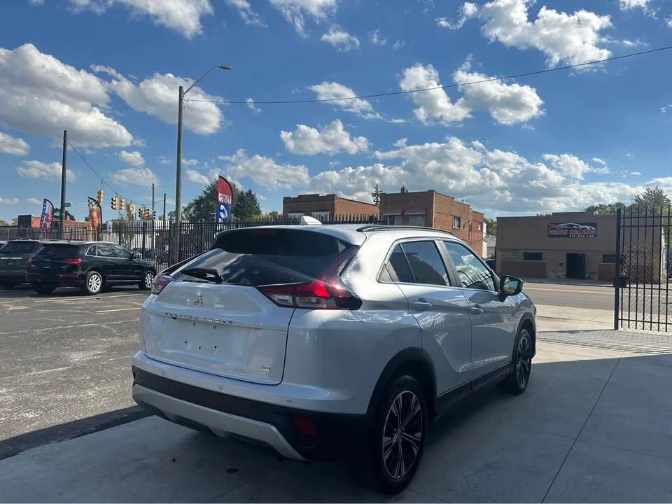 2022 Mitsubishi Eclipse Cross - Image 4 of 12