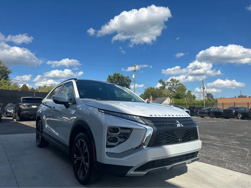 2022 Mitsubishi Eclipse Cross - Image 2 of 12