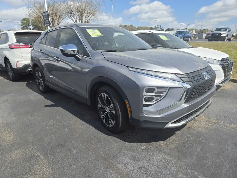 2022 Mitsubishi Eclipse Cross - Image 2 of 11