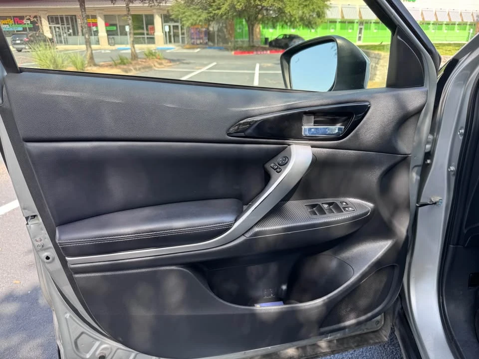 2022 Mitsubishi Eclipse Cross - Image 5 of 15