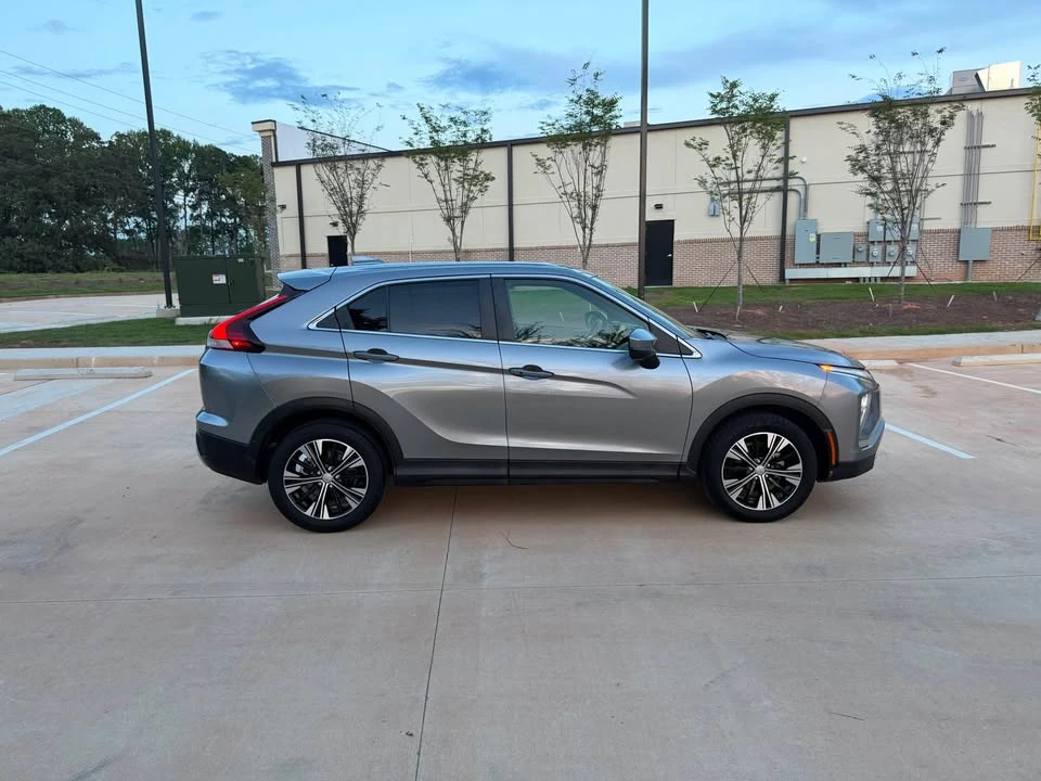 2022 Mitsubishi Eclipse Cross - Image 3 of 15