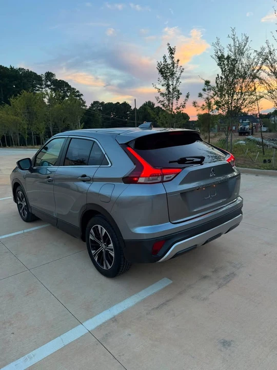 2022 Mitsubishi Eclipse Cross - Image 4 of 15