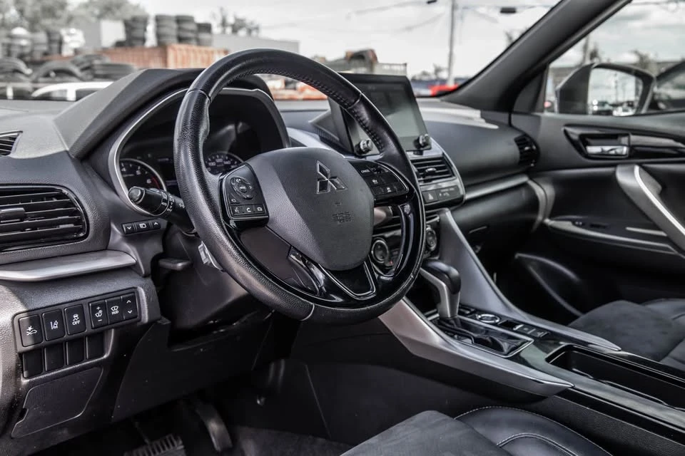 2022 Mitsubishi Eclipse Cross - Image 17 of 20