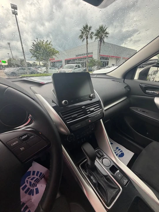 2022 Mitsubishi Eclipse Cross - Image 7 of 10