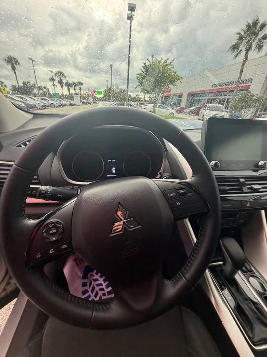 2022 Mitsubishi Eclipse Cross - Image 6 of 10