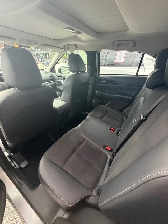 2022 Mitsubishi Eclipse Cross - Image 10 of 10