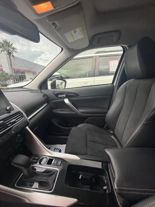 2022 Mitsubishi Eclipse Cross - Image 8 of 10