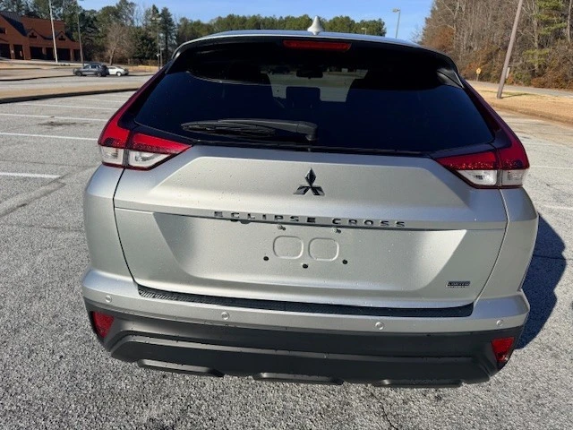 2022 Mitsubishi Eclipse Cross - Image 14 of 19