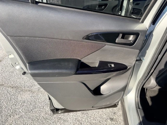 2022 Mitsubishi Eclipse Cross - Image 8 of 19