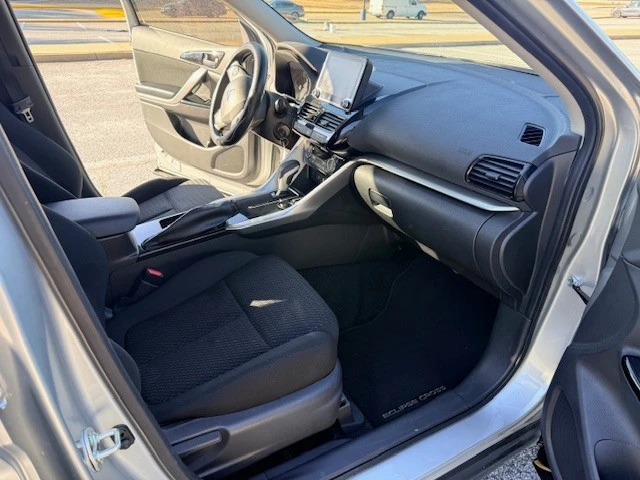 2022 Mitsubishi Eclipse Cross - Image 5 of 19