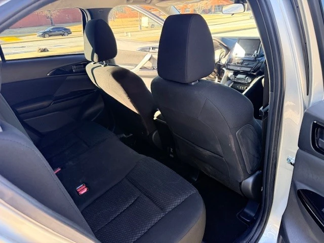 2022 Mitsubishi Eclipse Cross - Image 7 of 19