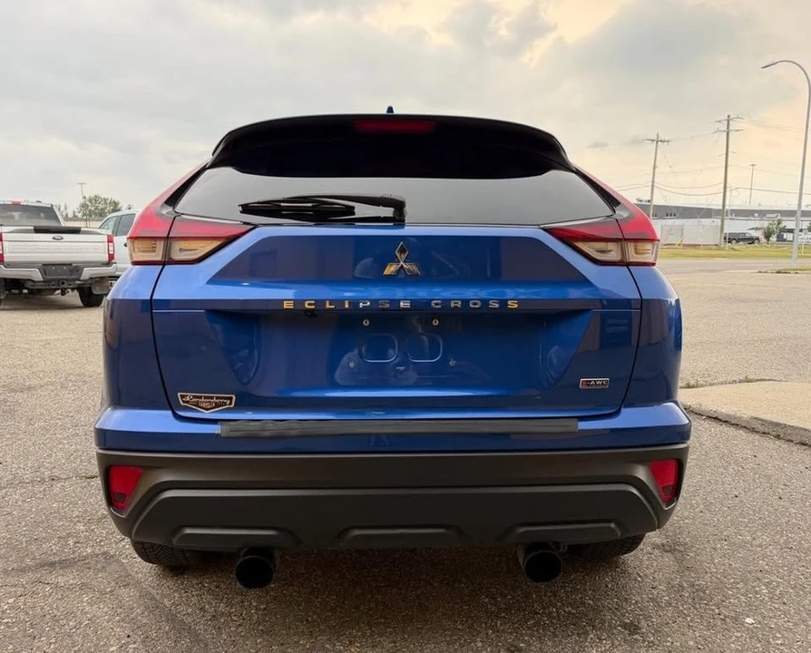 2022 Mitsubishi Eclipse Cross - Image 4 of 15