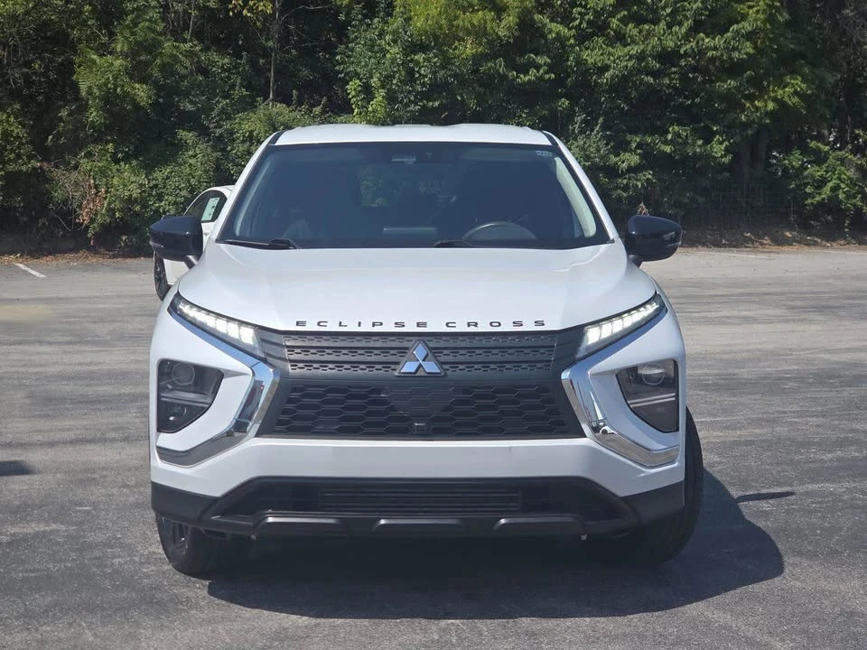2022 Mitsubishi Eclipse Cross - Image 2 of 10