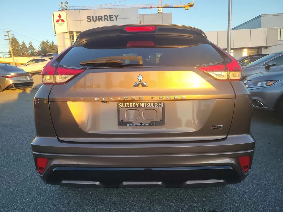 2022 Mitsubishi Eclipse Cross - Image 4 of 16