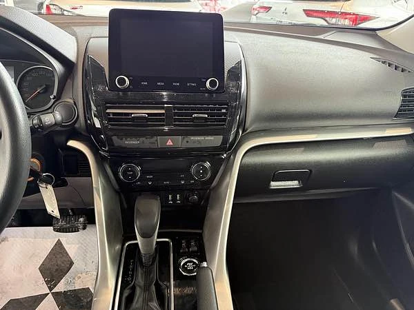 2022 Mitsubishi Eclipse Cross - Image 9 of 10