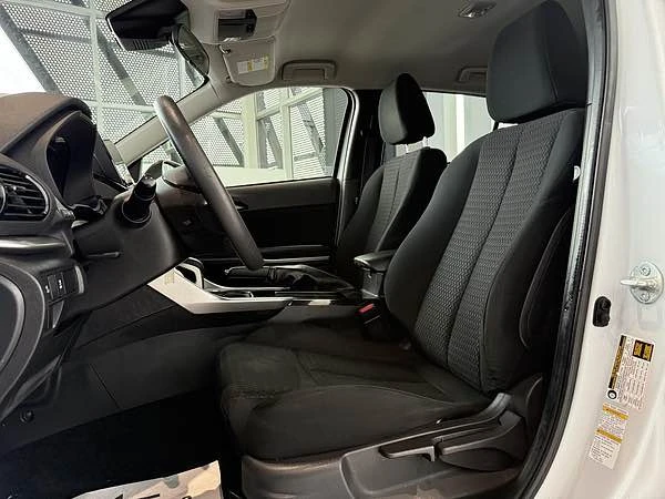 2022 Mitsubishi Eclipse Cross - Image 5 of 10