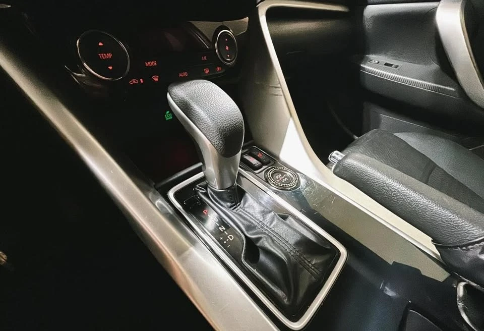 2022 Mitsubishi Eclipse Cross - Image 12 of 16