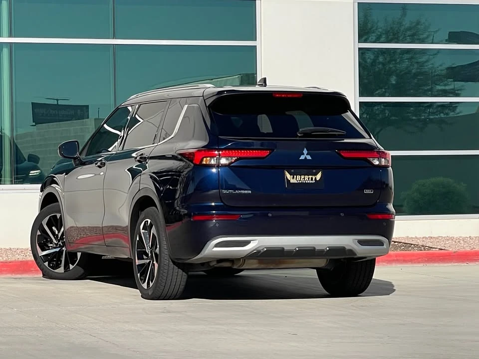 2022 Mitsubishi Outlander - Image 4 of 20