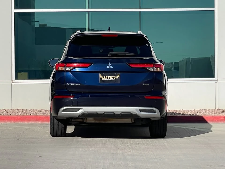 2022 Mitsubishi Outlander - Image 8 of 20