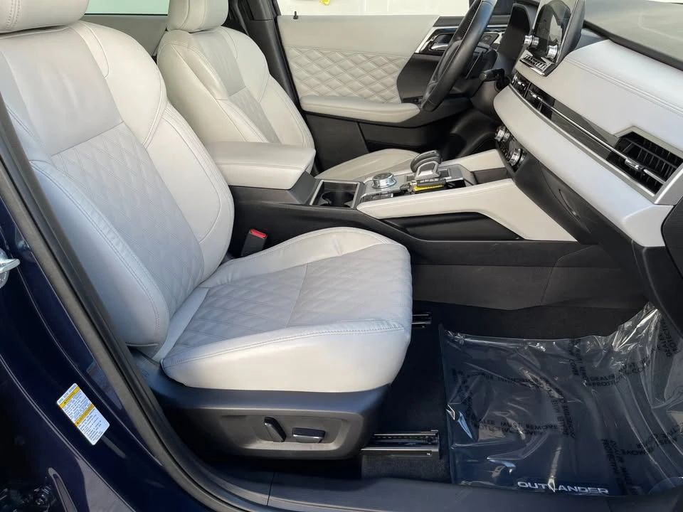2022 Mitsubishi Outlander - Image 13 of 20