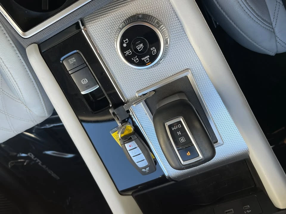 2022 Mitsubishi Outlander - Image 20 of 20